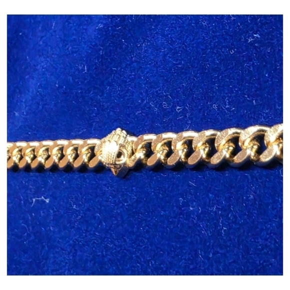 Kurt Geiger Gold Tone Bracelet with Eagle Head Charm NWT - Picture 2 of 4
